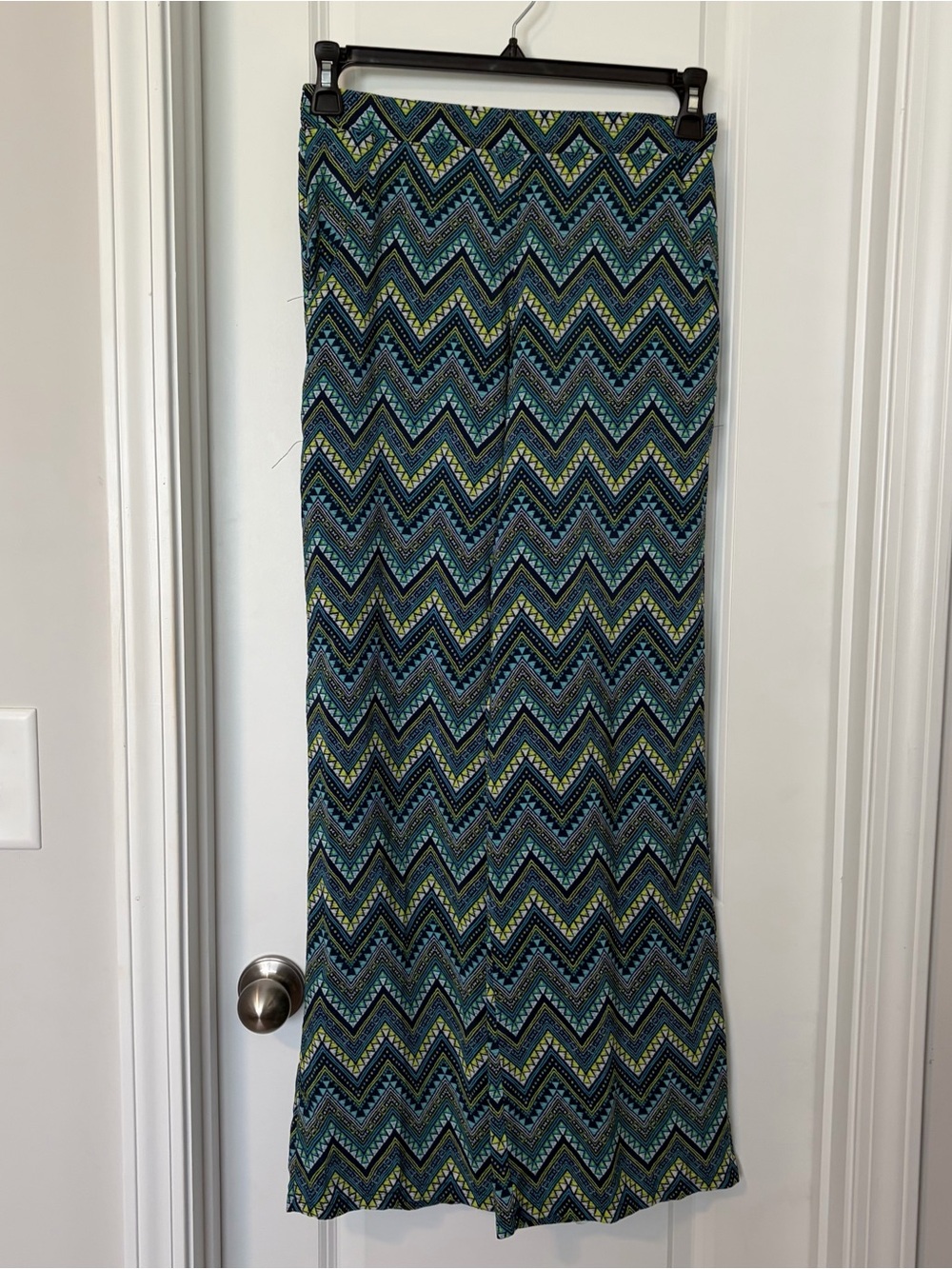 by & by Chevron-Pattern Wide-Leg Pants in Blue and Green
Size M